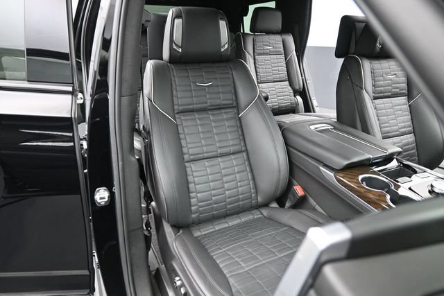 Certified 2026 Cadillac Escalade Platinum Sport w/ LPO, ONYX Package AWD/4WD image 21