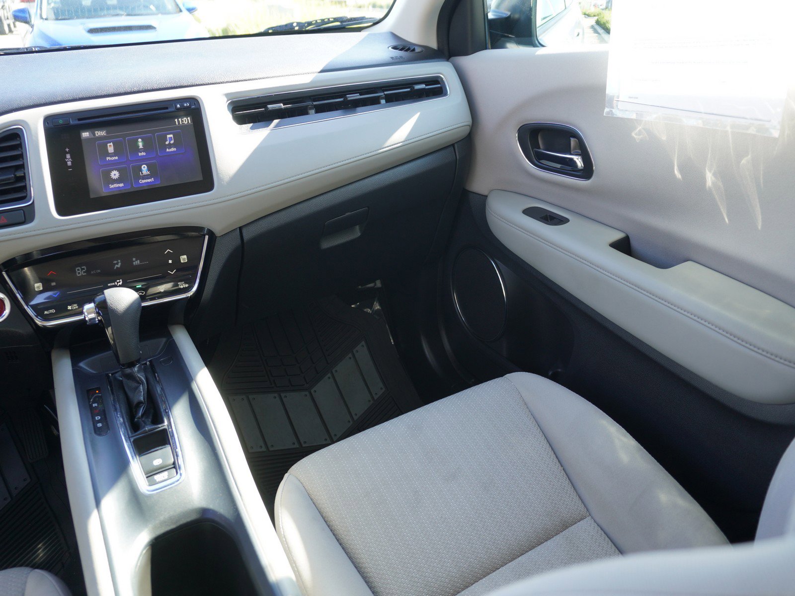 Used 2018 Honda HR-V EX image 16