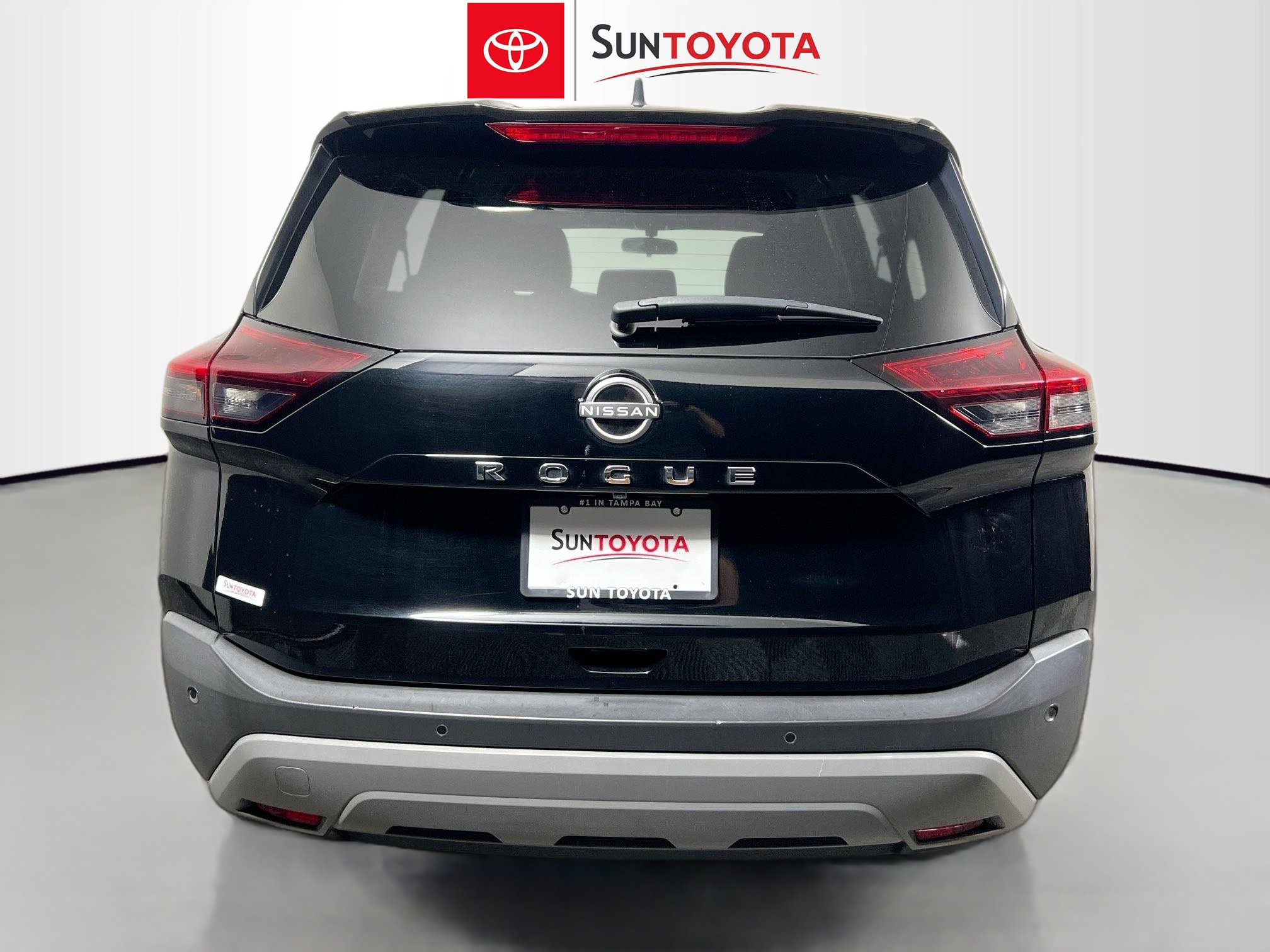 Used 2023 Nissan Rogue S FWD image 5