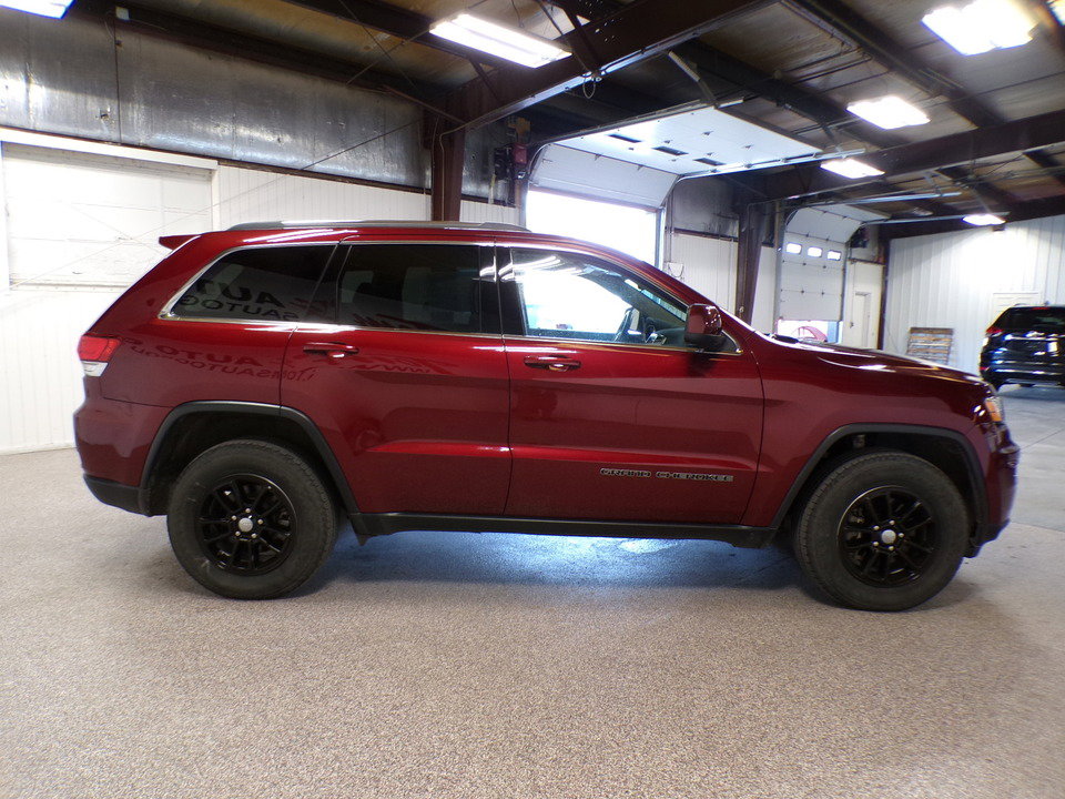 Used 2020 Jeep Grand Cherokee Laredo w/ Security & Convenience Group image 6