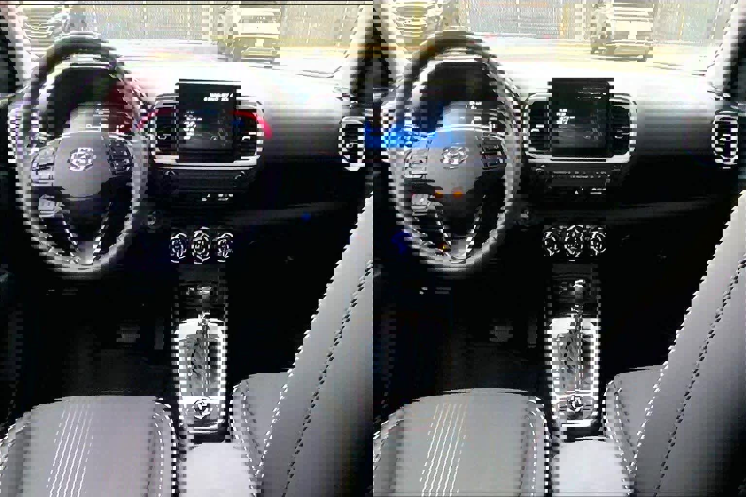 Certified 2025 Hyundai Venue Limited image 15