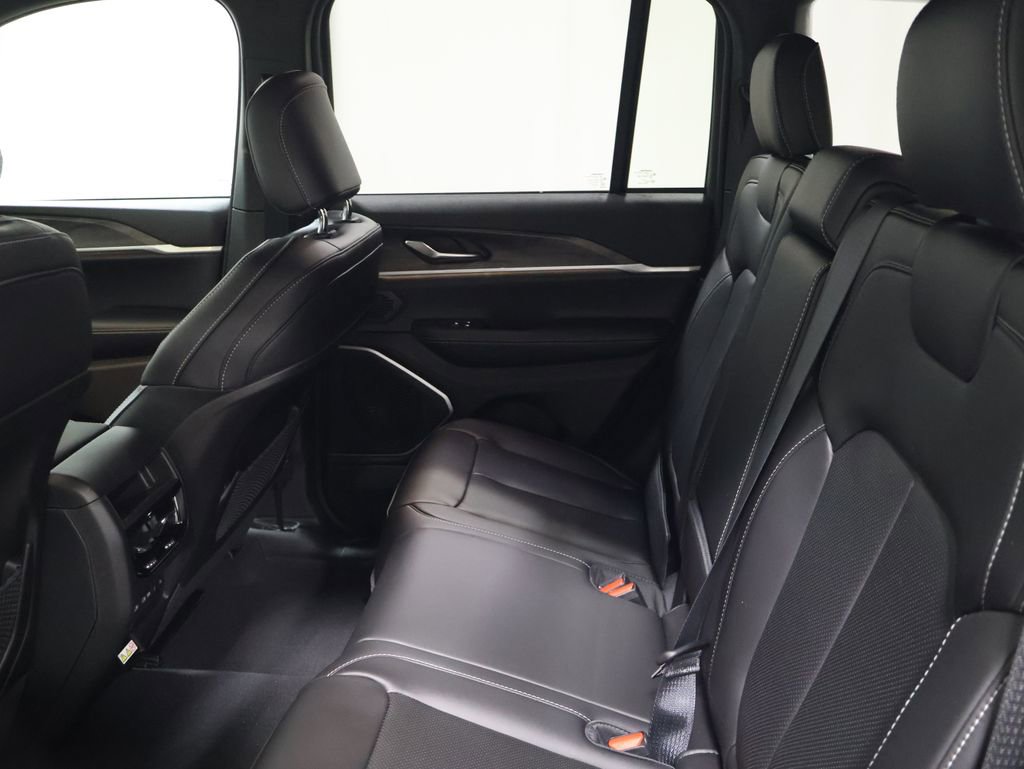New 2026 Jeep Grand Cherokee Limited image 11