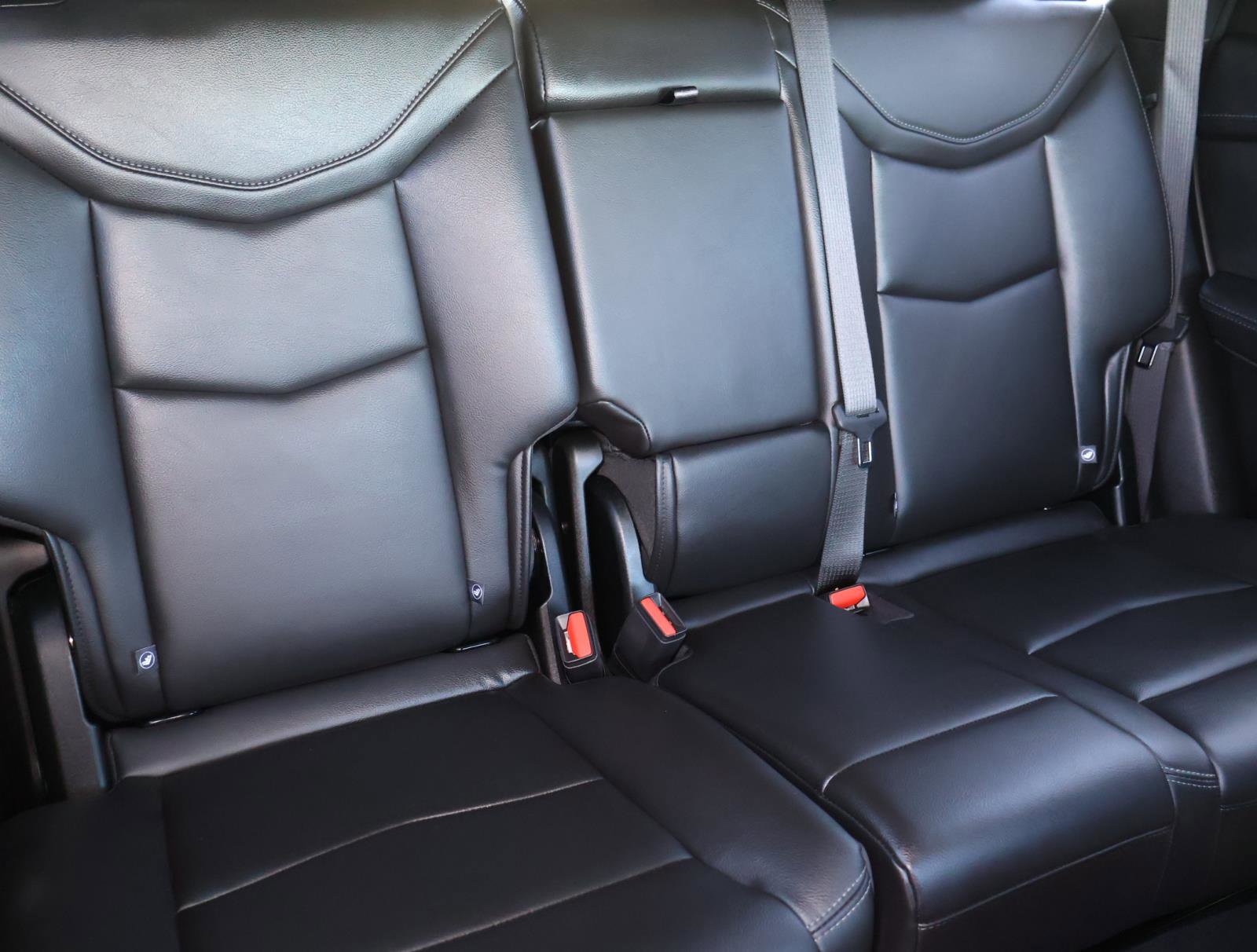 Certified 2025 Cadillac XT5 Luxury w/ LPO, Floor Liner Package FWD image 23