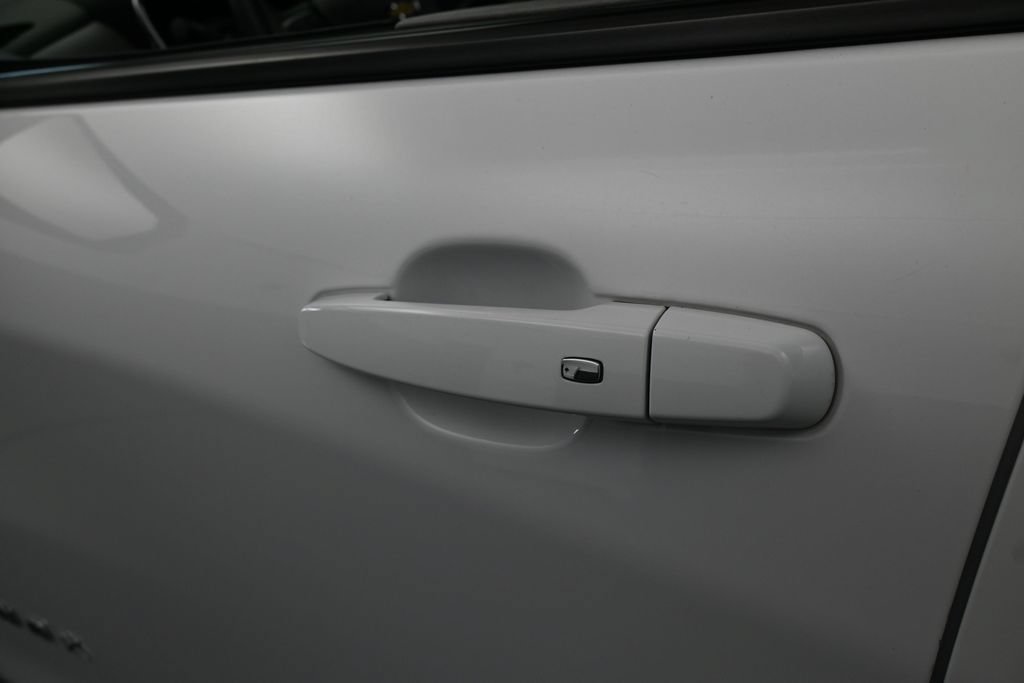 Used 2023 Chevrolet Equinox LS FWD image 33