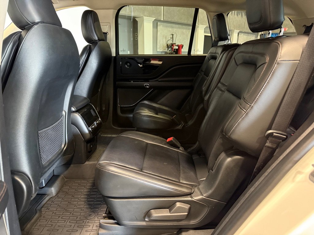 Used 2023 Lincoln Aviator Reserve w/ Elements Package Plus image 17