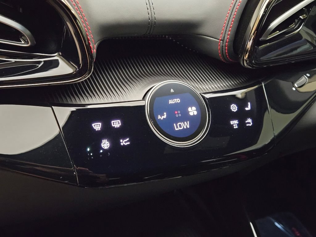 Used 2025 Ferrari Purosangue AWD/4WD image 37