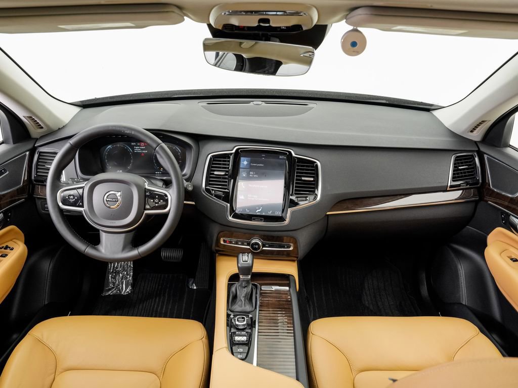 Used 2016 Volvo XC90 T6 Momentum w/ Momentum Plus Package AWD/4WD image 21