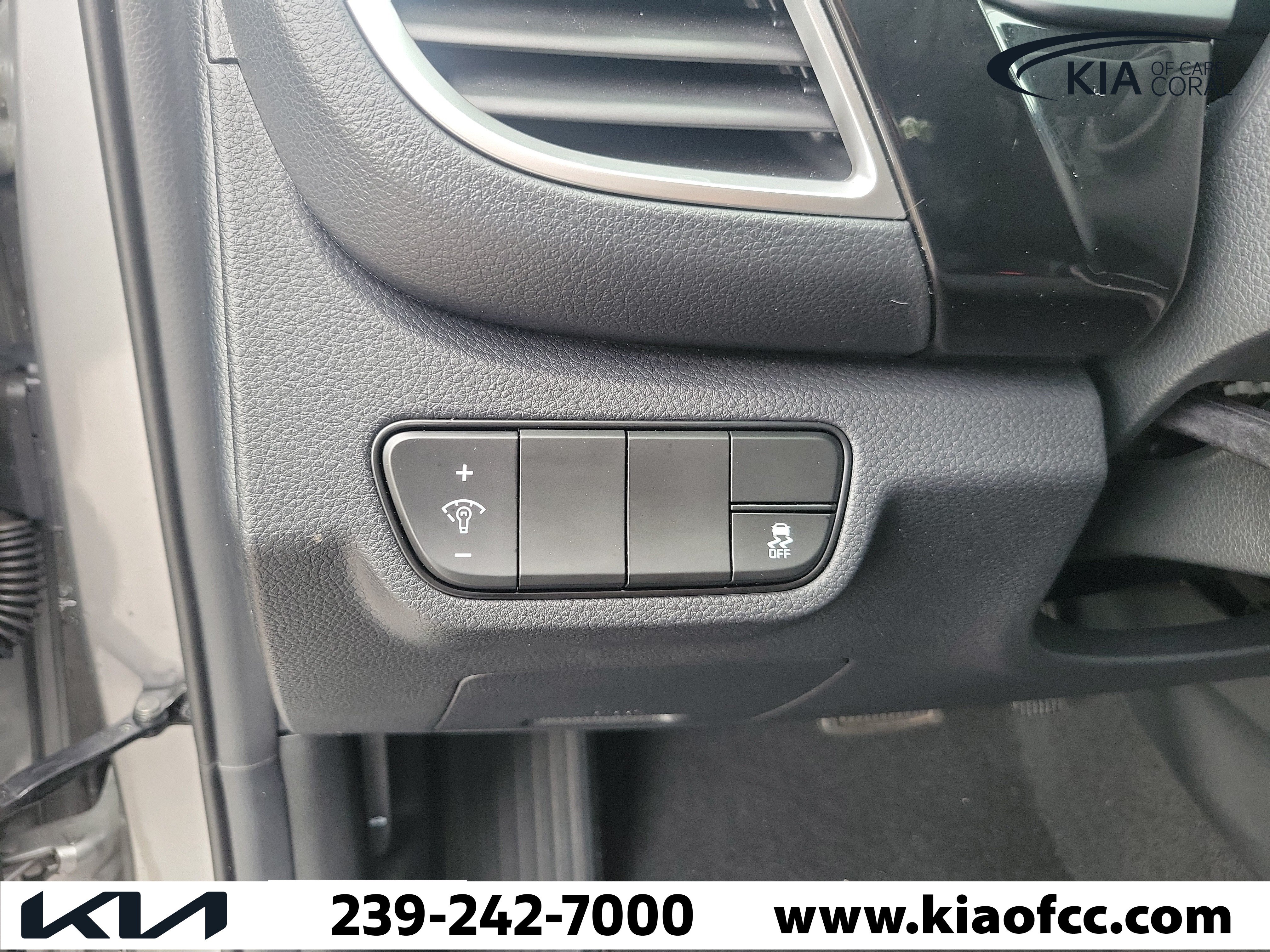 Certified 2025 Kia Seltos X-Line AWD/4WD image 22