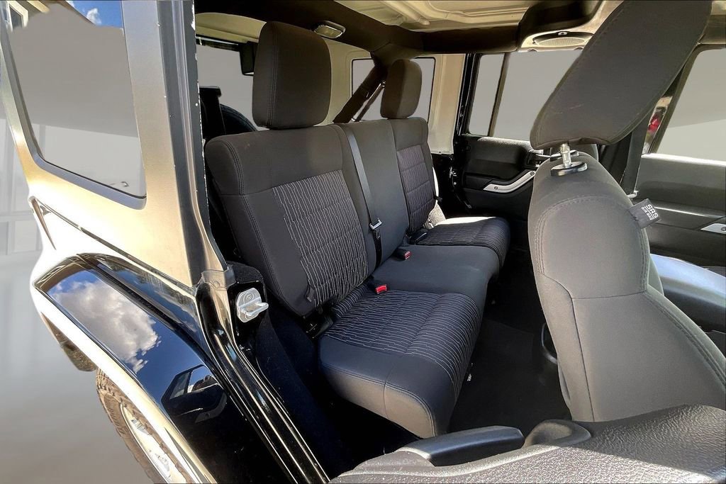 Used 2011 Jeep Wrangler Unlimited Sahara AWD/4WD image 21