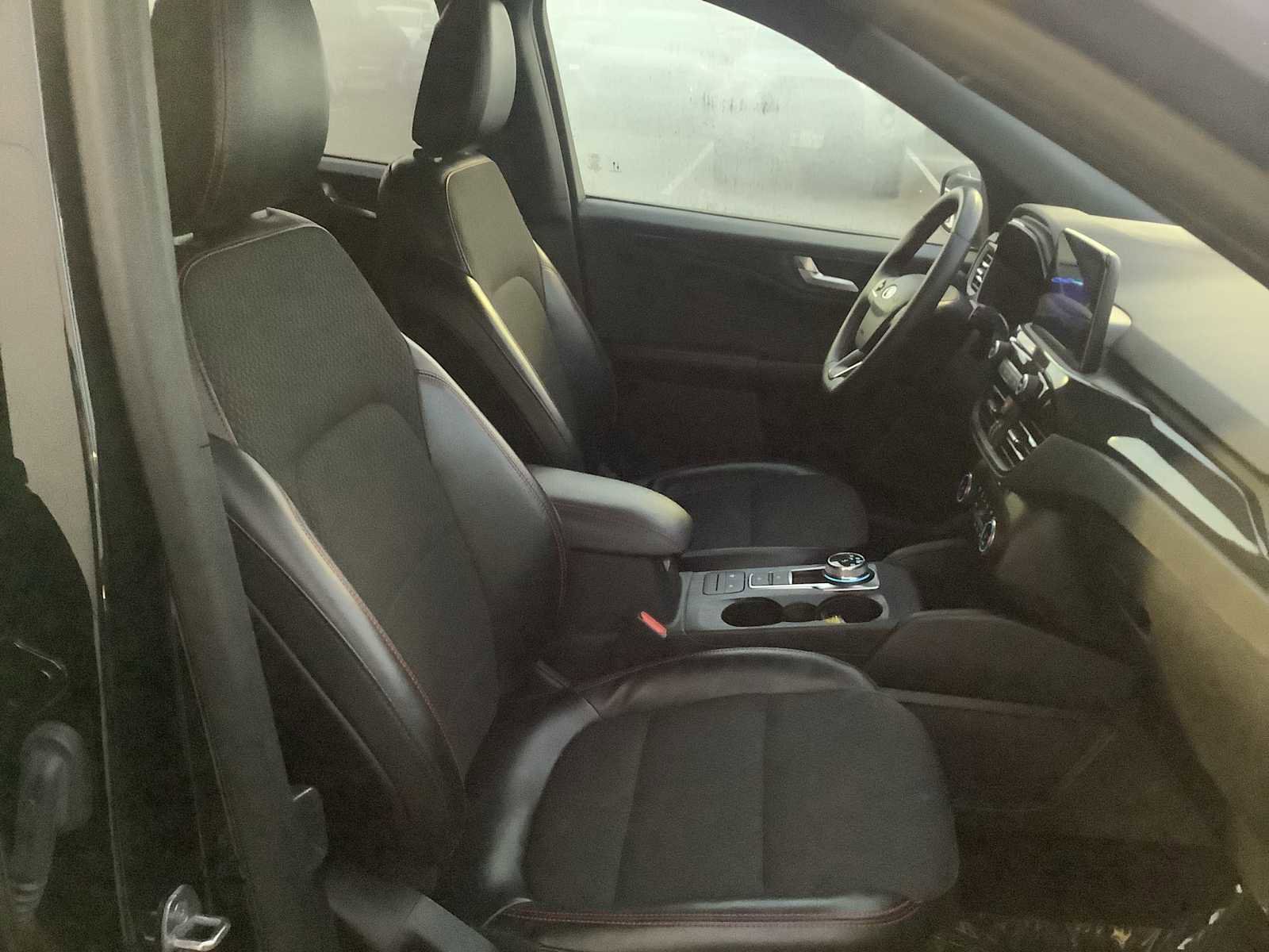 Used 2024 Ford Escape ST-Line image 15