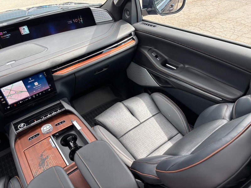 New 2026 Lincoln Navigator Black Label AWD/4WD image 12