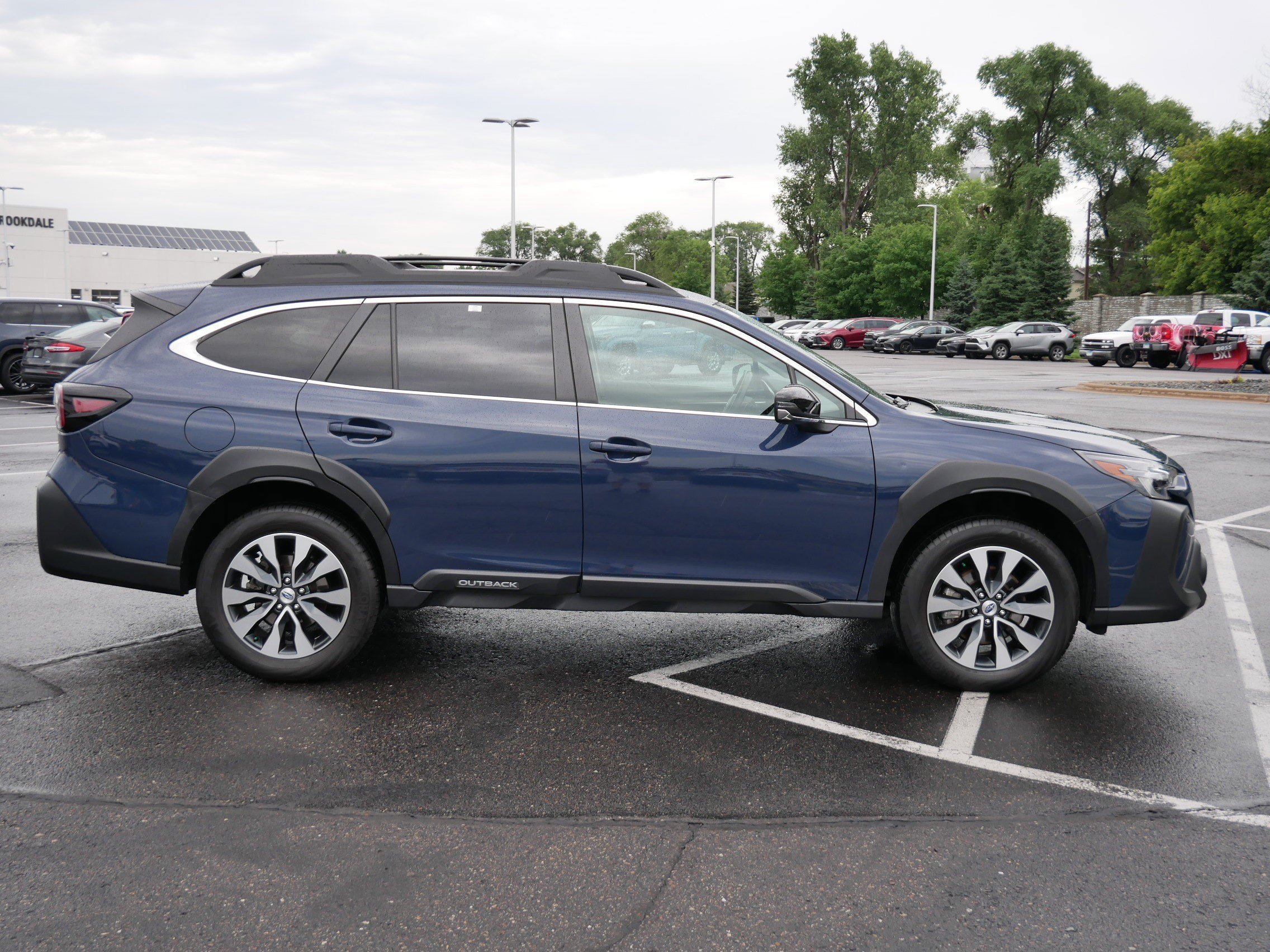 Used 2023 Subaru Outback Limited AWD/4WD image 8