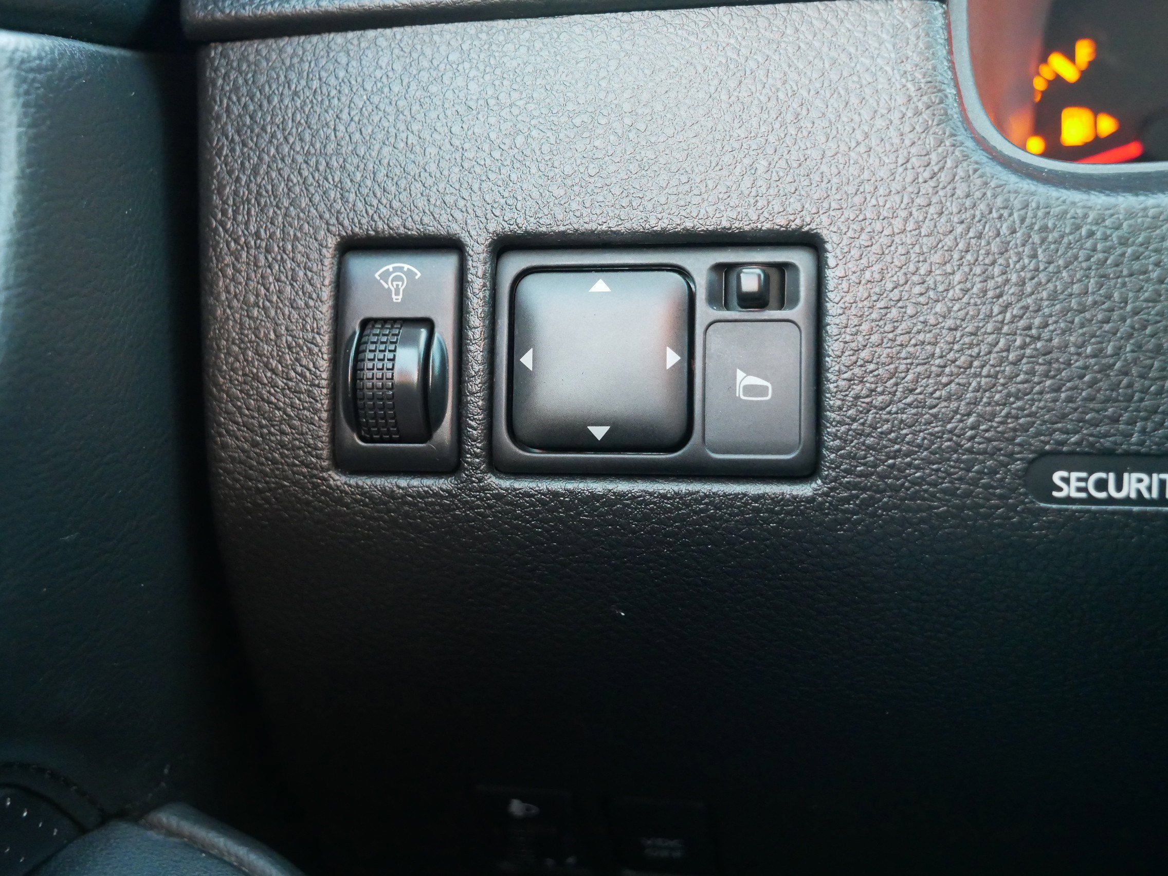 Used 2004 INFINITI M45 w/ Technology Pkg image 26