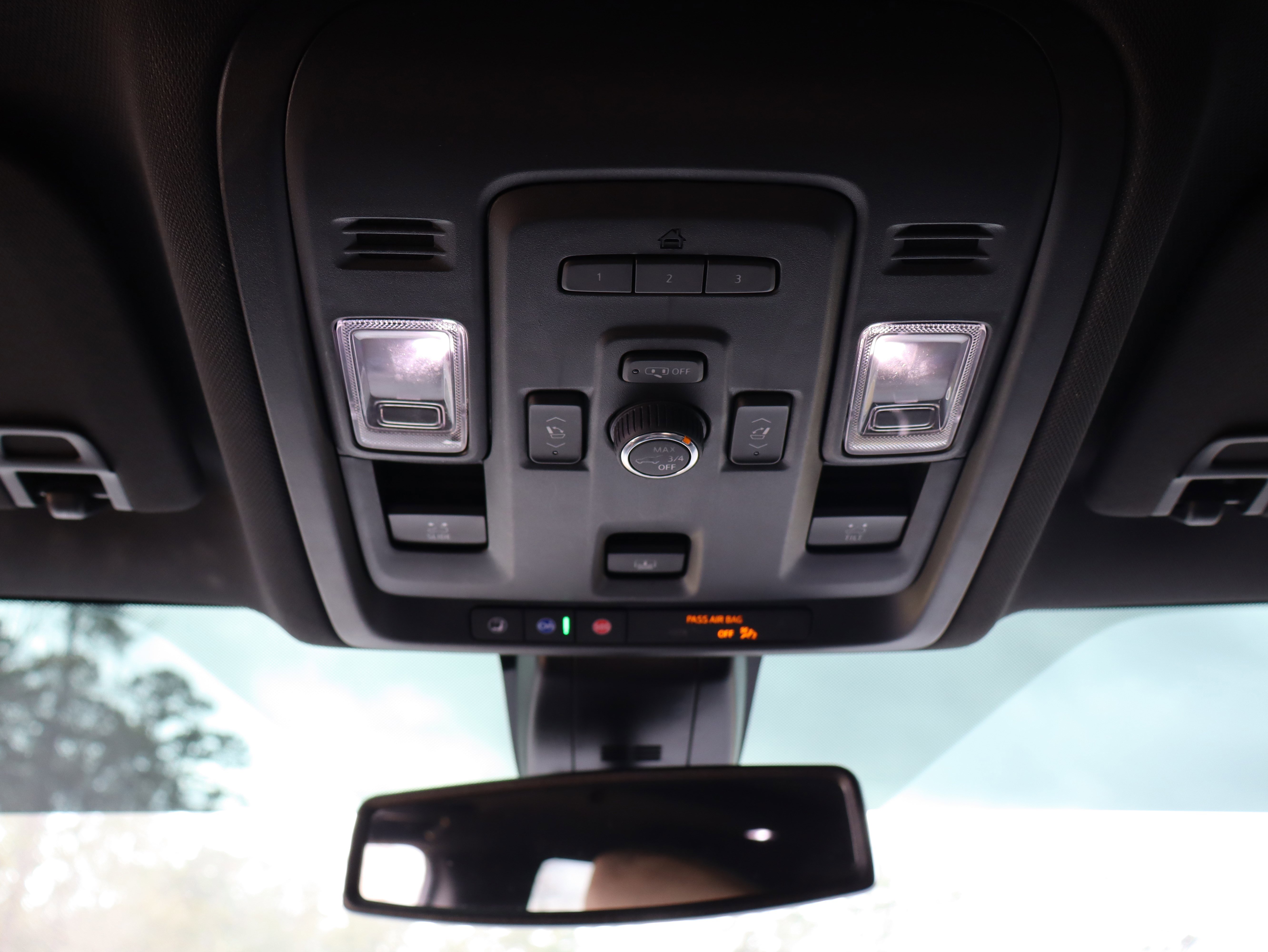 Used 2022 GMC Yukon SLT w/ SLT Premium Package image 35