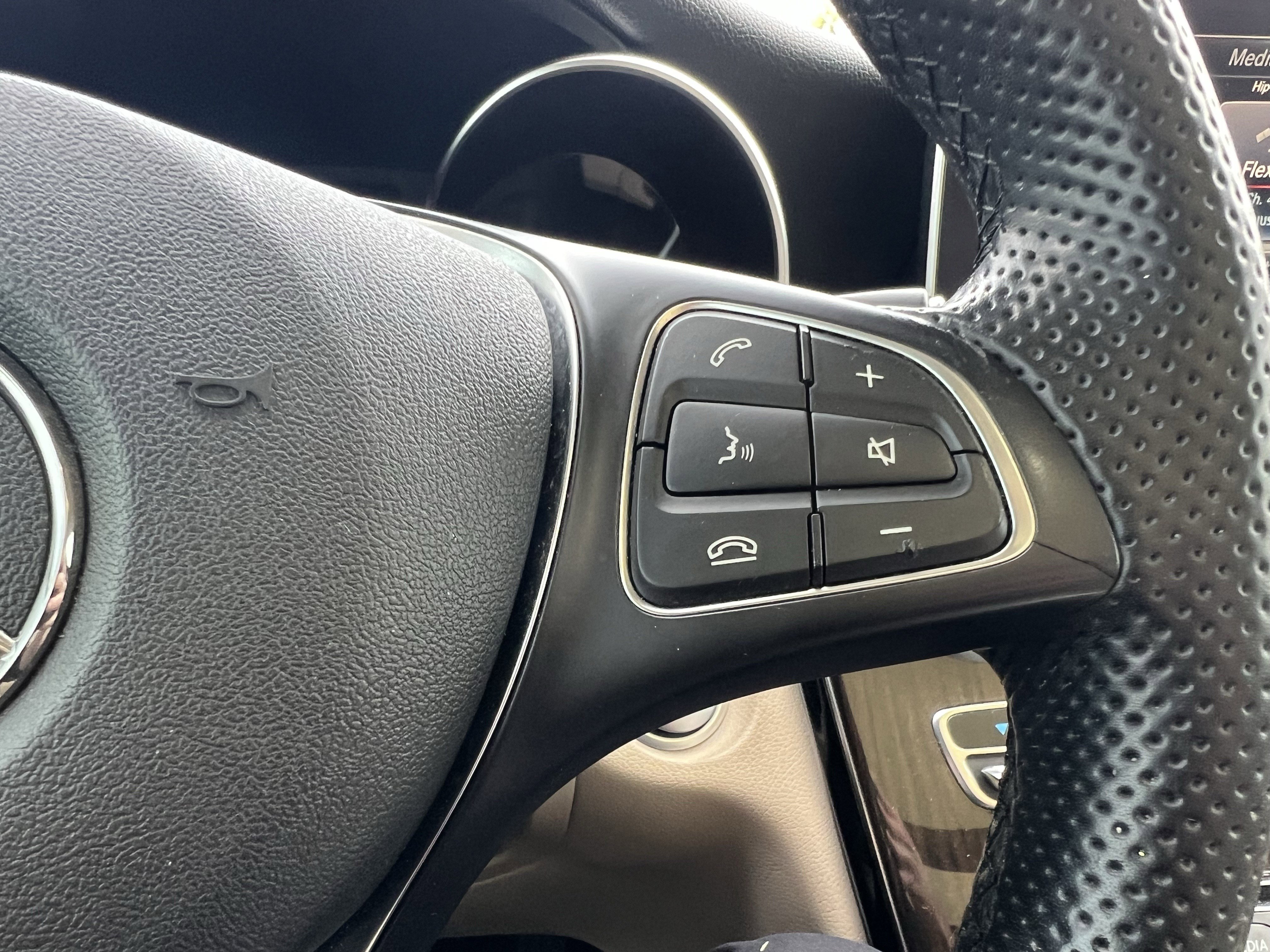 Used 2019 Mercedes-Benz GLC 300 4MATIC image 20