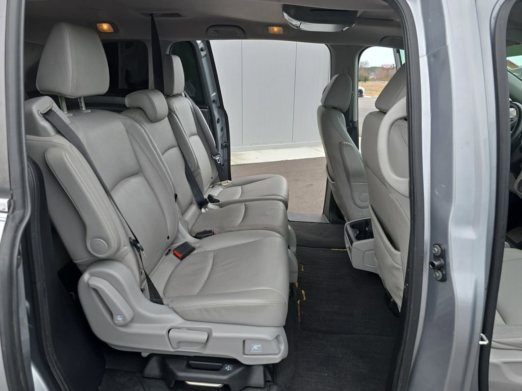 Used 2019 Honda Odyssey EX-L image 18