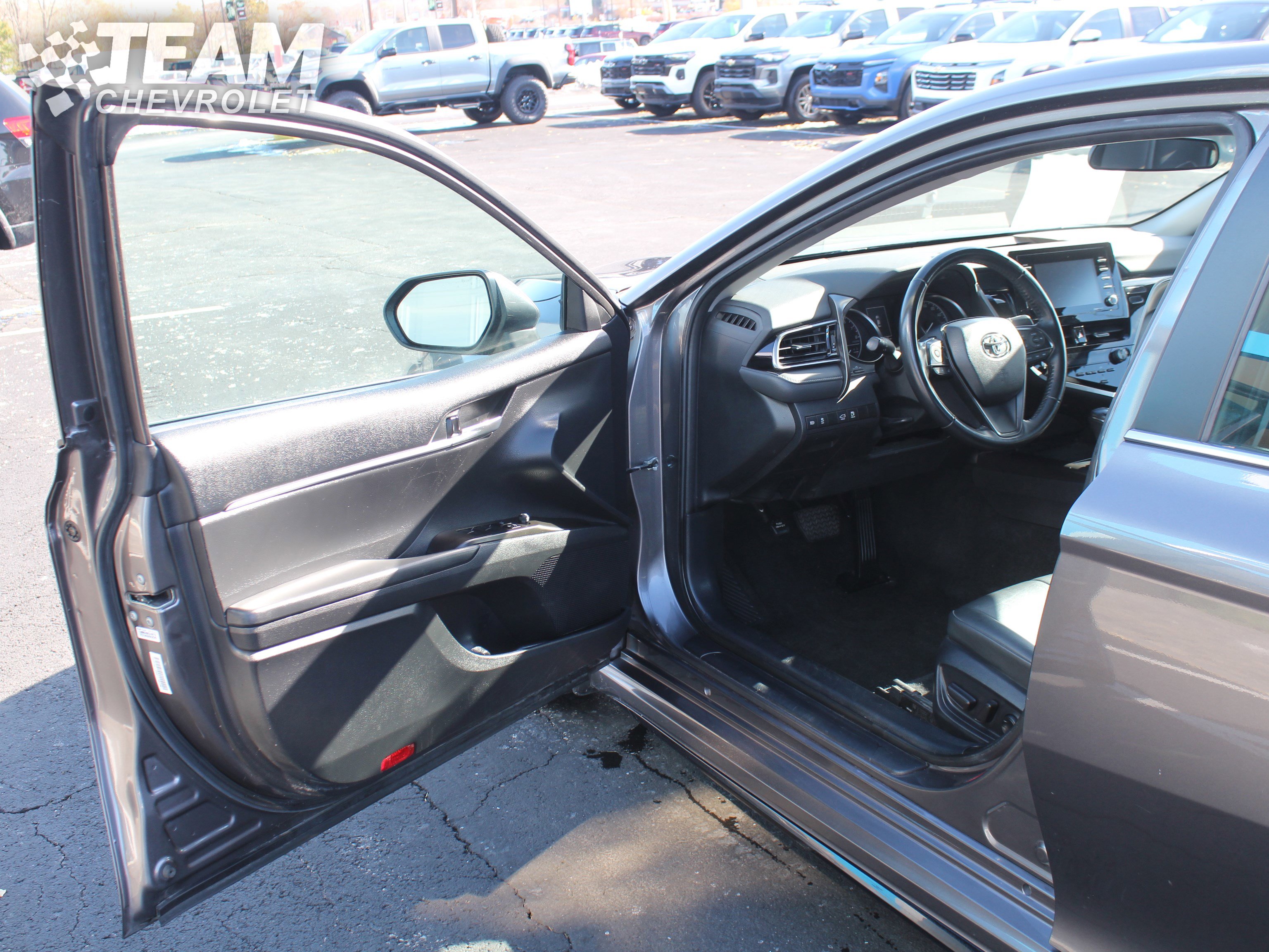 Used 2023 Toyota Camry SE image 10