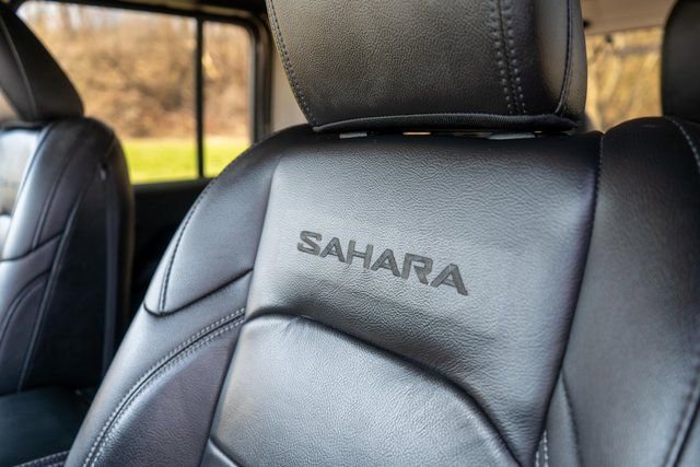Used 2018 Jeep Wrangler Unlimited Sahara w/ LED Lighting Group image 19
