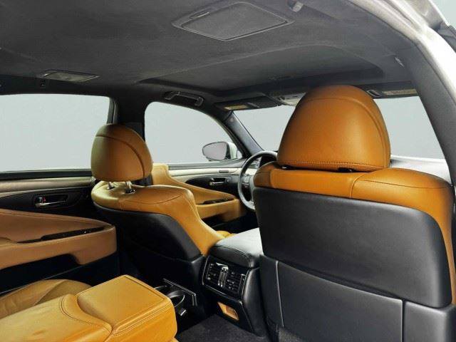 Used 2014 Lexus LS 460 w/ F Sport Package RWD image 49