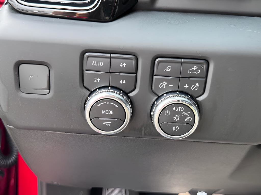 Used 2023 GMC Sierra 1500 AT4 w/ Technology Package image 24