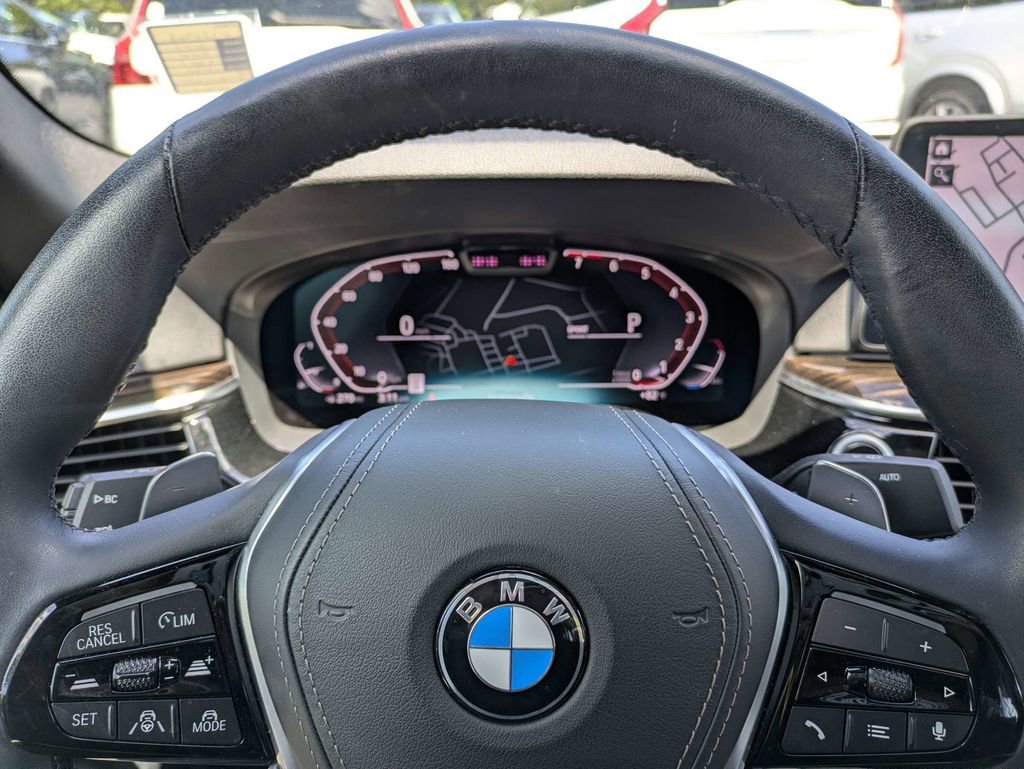 Used 2022 BMW 540i w/ M Sport Package RWD image 38