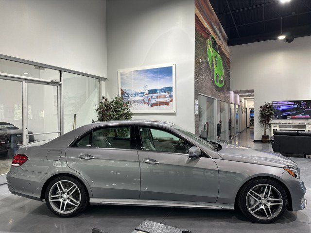 Used 2014 Mercedes-Benz E 550 4MATIC Sedan w/ Premium 1 Package image 26
