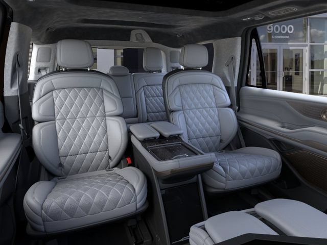 New 2026 Lincoln Navigator Black Label w/ Black Label Special Edition AWD/4WD image 11