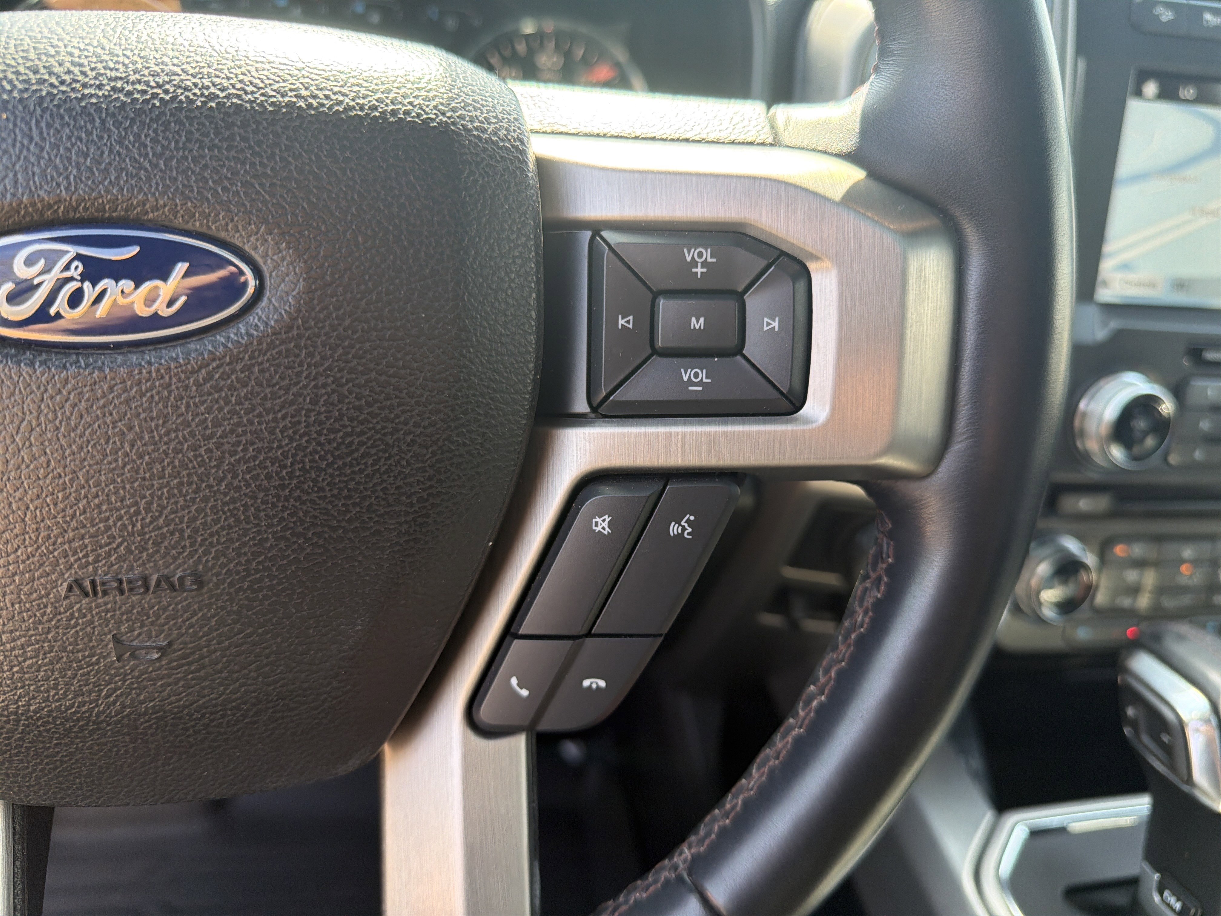 Used 2018 Ford F150 Platinum w/ Equipment Group 701A Luxury image 34