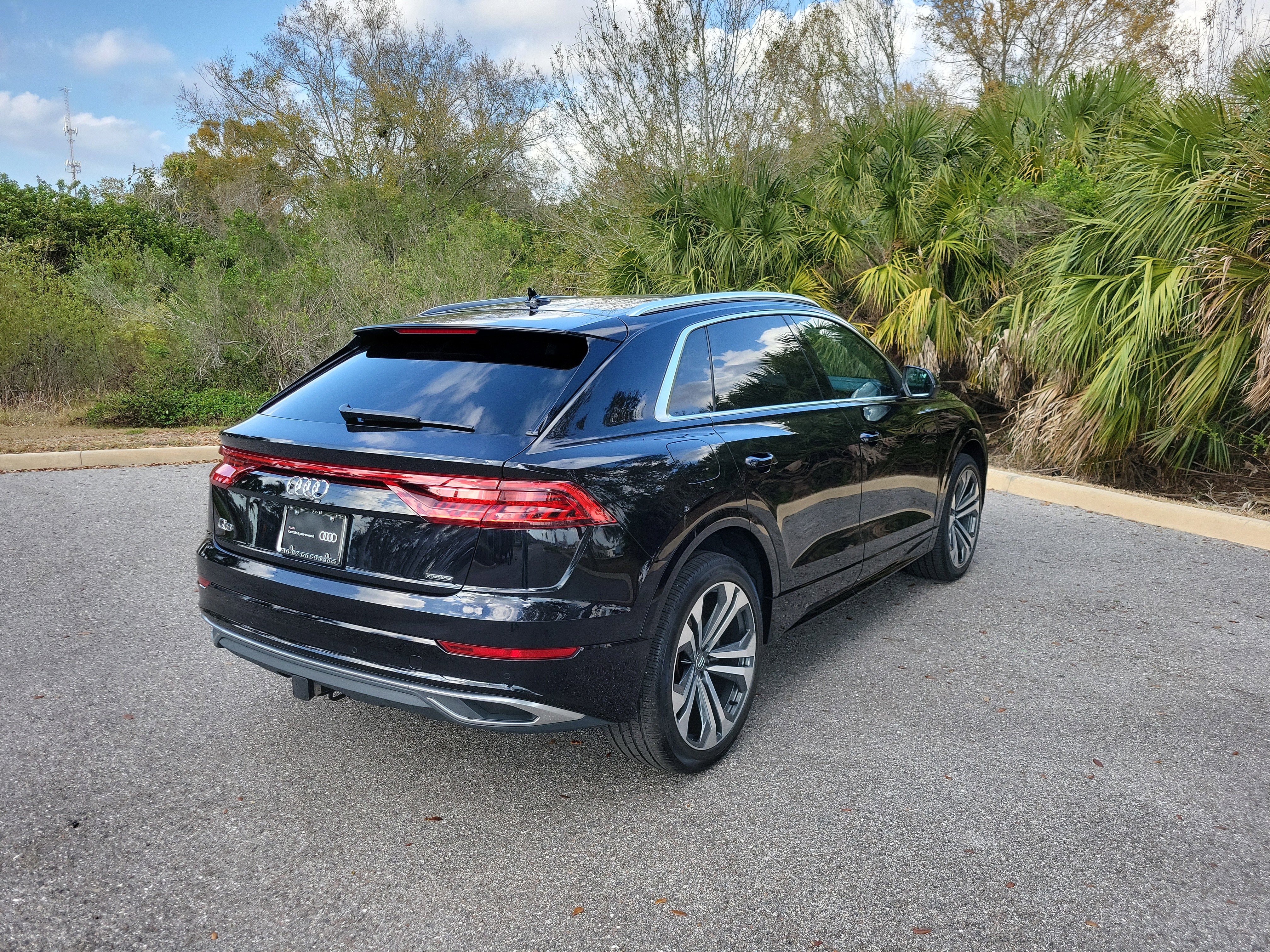 Used 2021 Audi Q8 Prestige image 4