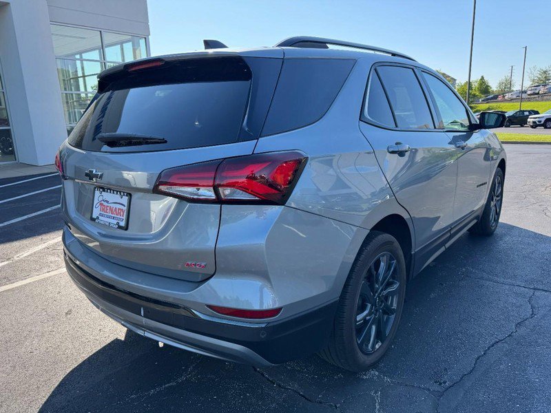 Used 2023 Chevrolet Equinox RS w/ LPO, Floor Liner Package FWD image 3