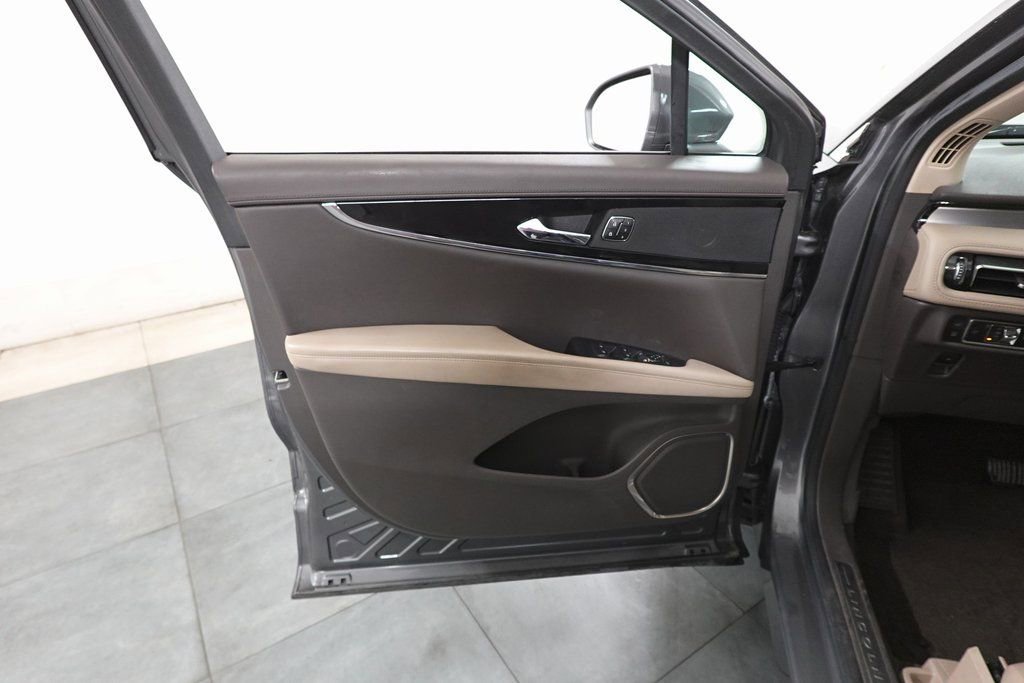 Used 2023 Lincoln Nautilus AWD w/ Premium Package image 8