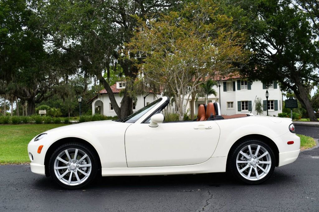Used 2007 MAZDA MX-5 Miata Grand Touring w/ Premium Pkg image 3