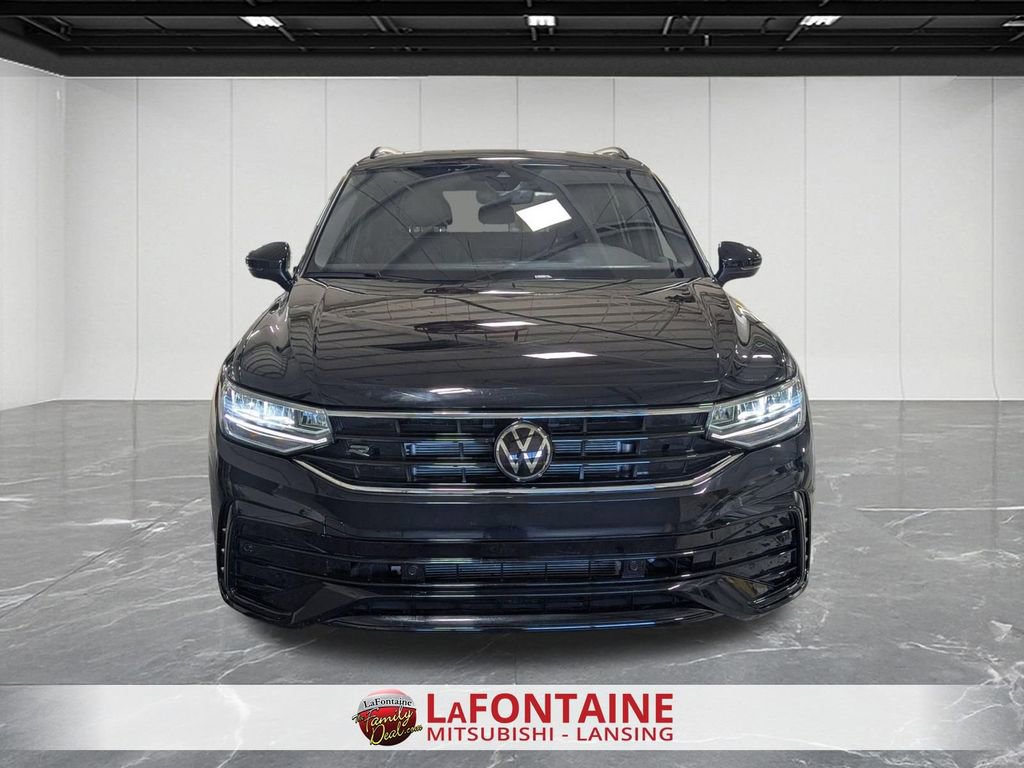 Used 2024 Volkswagen Tiguan SE R-Line image 8