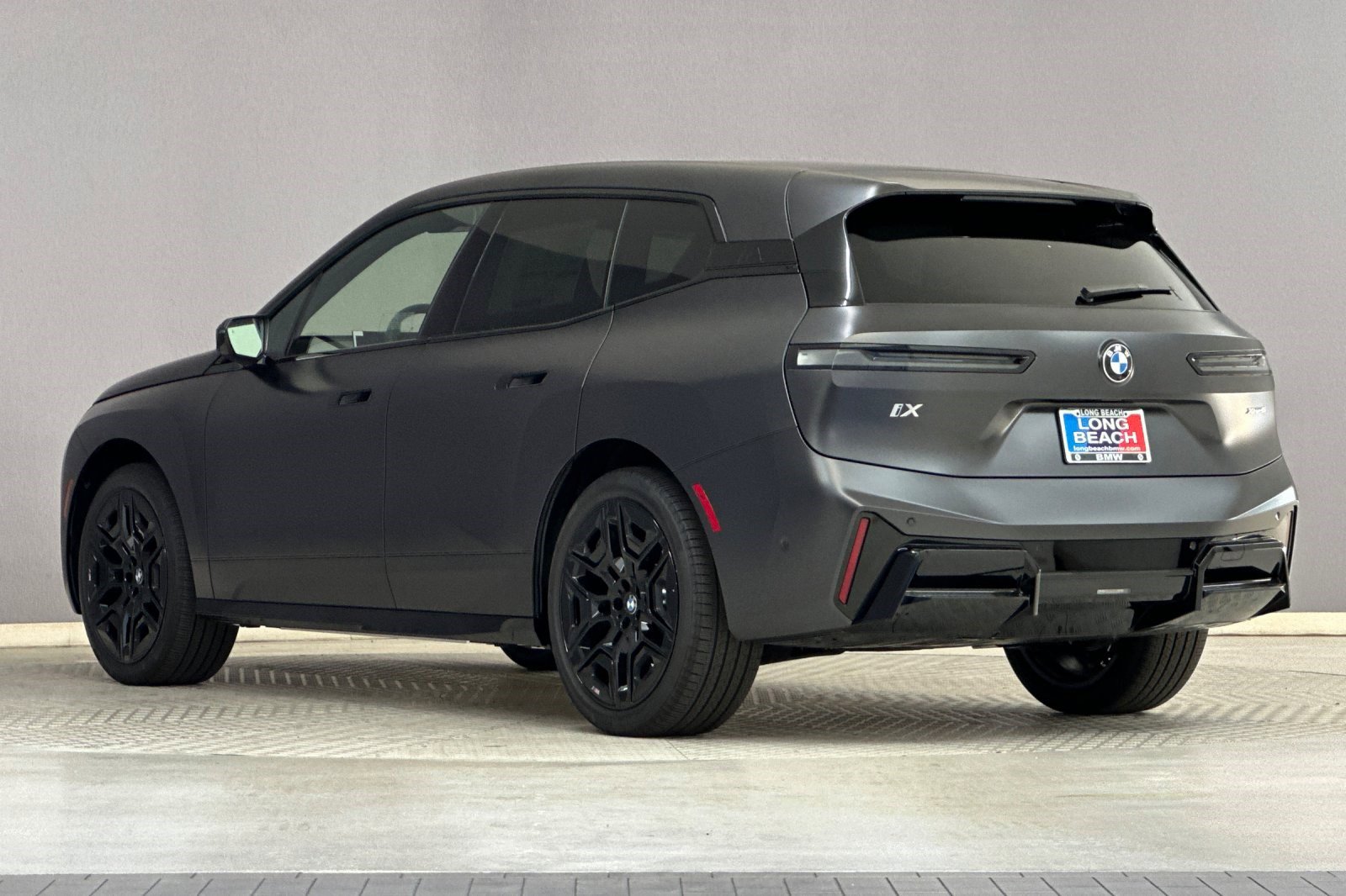 New 2026 BMW iX xDrive45 w/ M Sport Package image 3