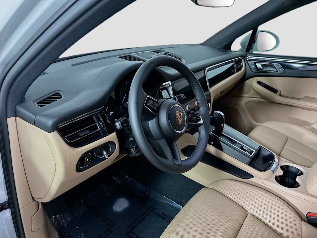 New 2026 Porsche Macan AWD/4WD image 4