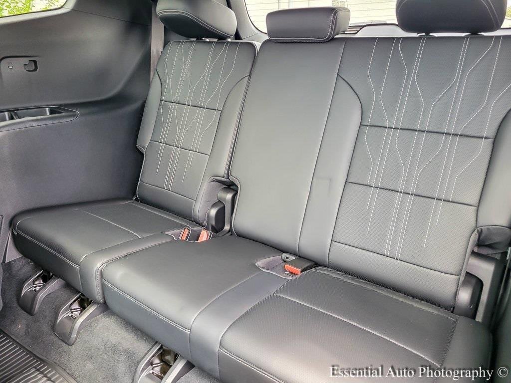 Used 2025 Buick Enclave Avenir w/ Super Cruise Package image 12