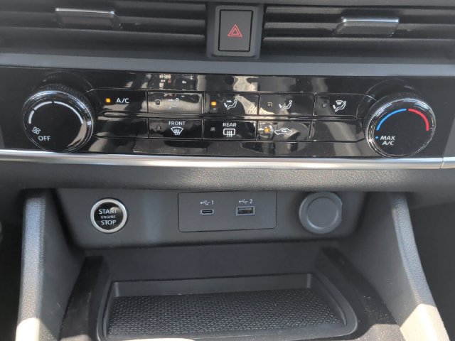 Used 2023 Nissan Rogue S FWD image 25