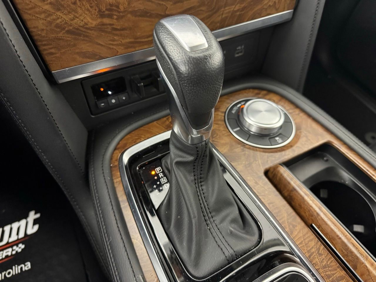 Used 2024 Nissan Armada SL w/ Captain's Chairs Package image 22
