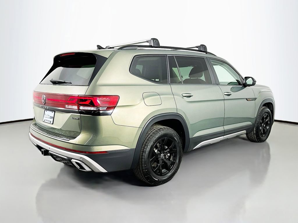 Used 2025 Volkswagen Atlas Peak Edition SE AWD/4WD image 8