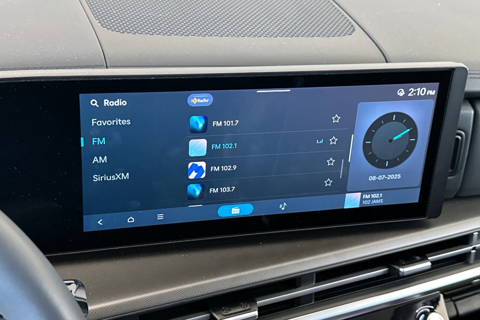 Certified 2025 Hyundai Santa Fe SEL image 25