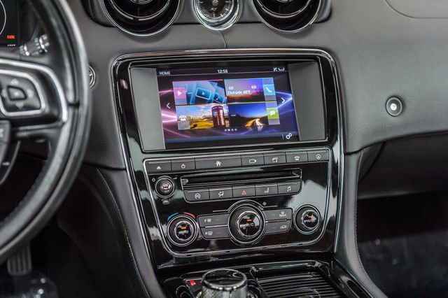 Used 2017 Jaguar XJ R-Sport image 31