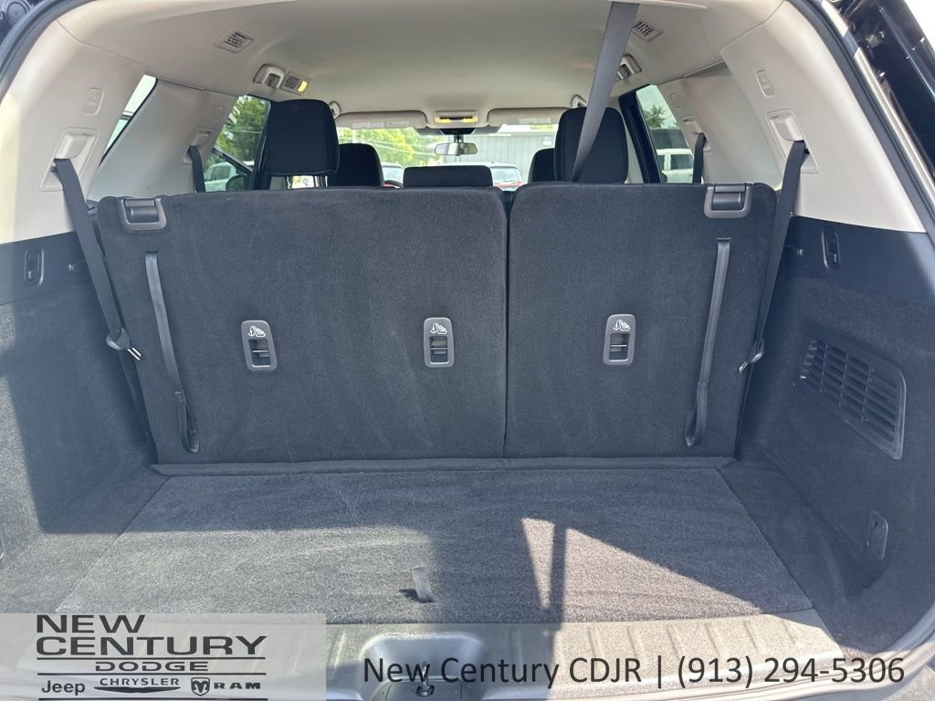 Used 2023 Nissan Pathfinder S image 29