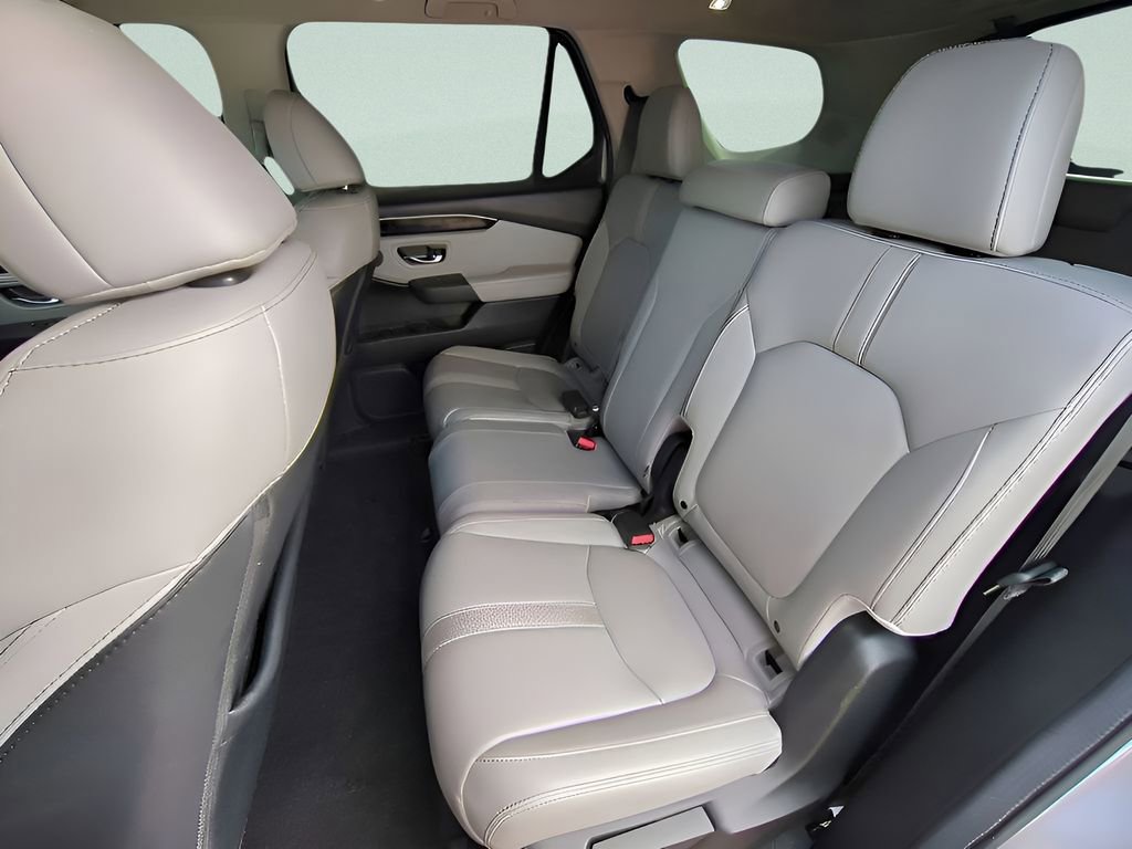 Used 2024 Honda Pilot Touring image 9