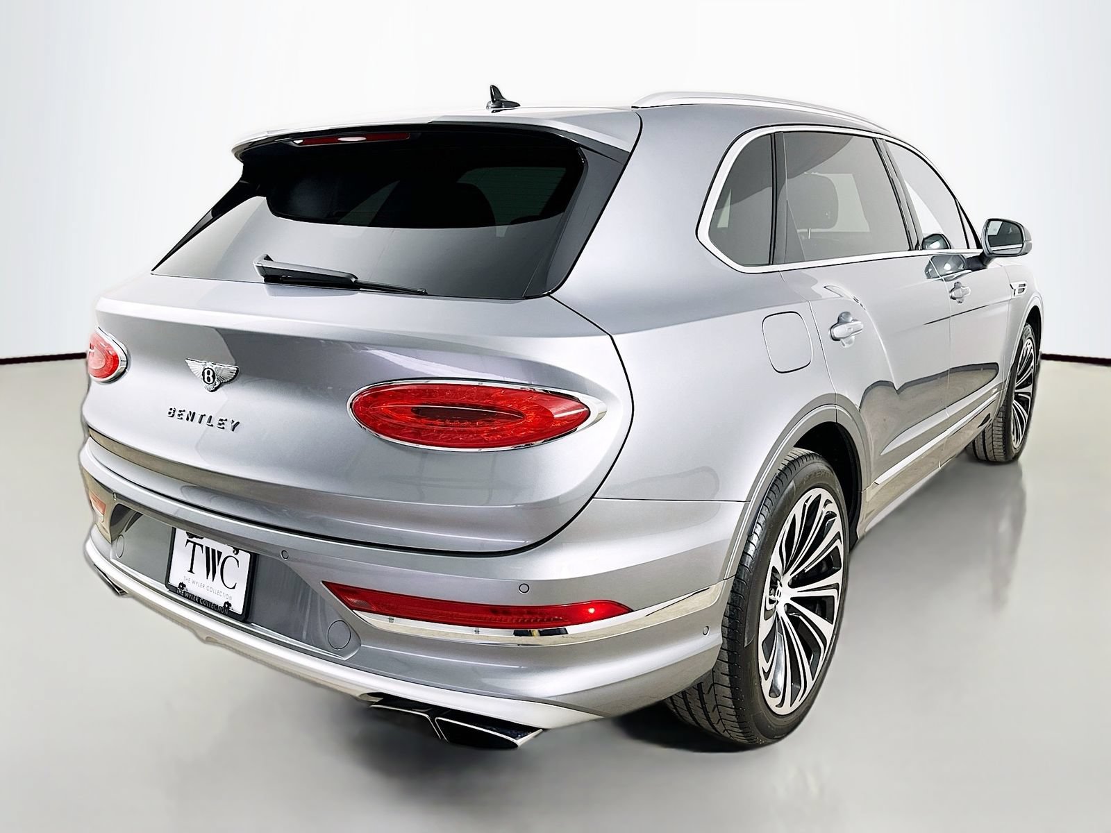 Used 2023 Bentley Bentayga Extended Wheelbase AWD/4WD image 9