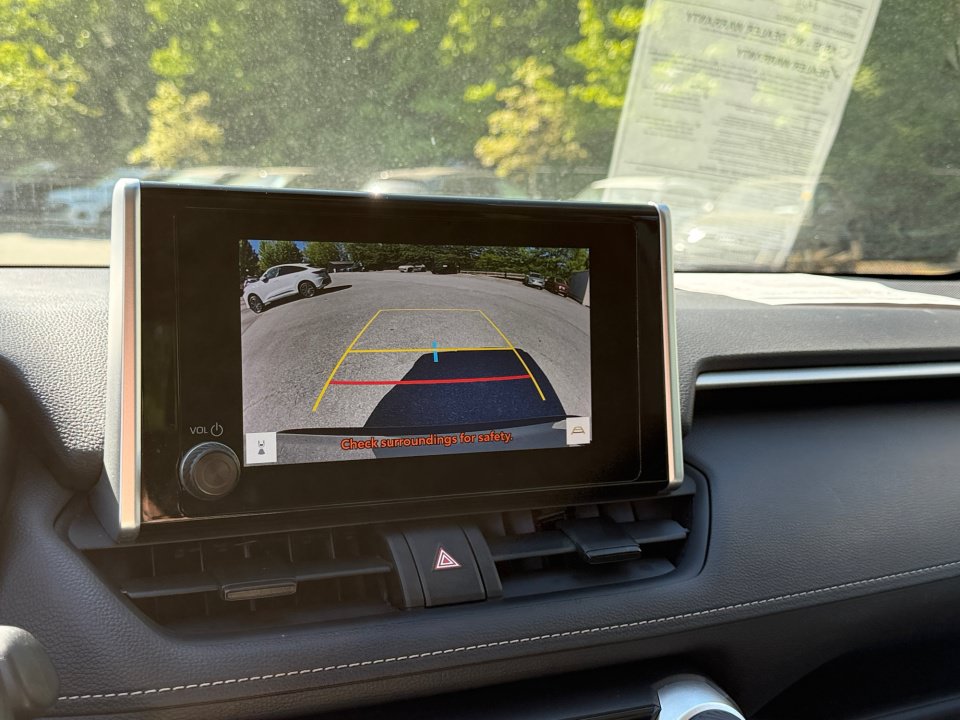 Used 2023 Toyota RAV4 LE AWD/4WD image 23