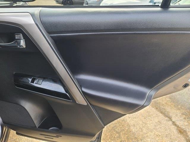 Used 2018 Toyota RAV4 Limited image 17