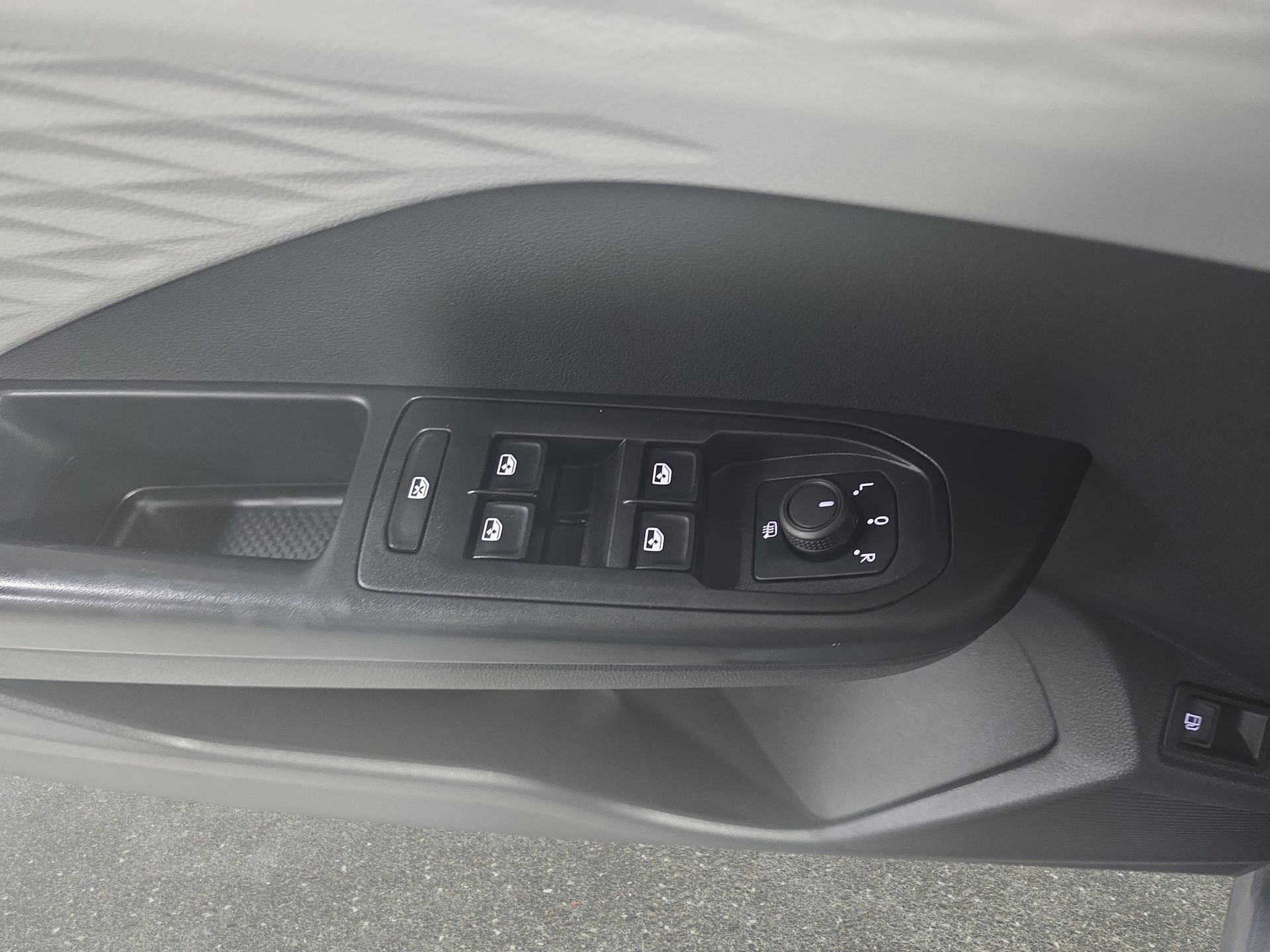 Used 2024 Volkswagen Taos S image 26