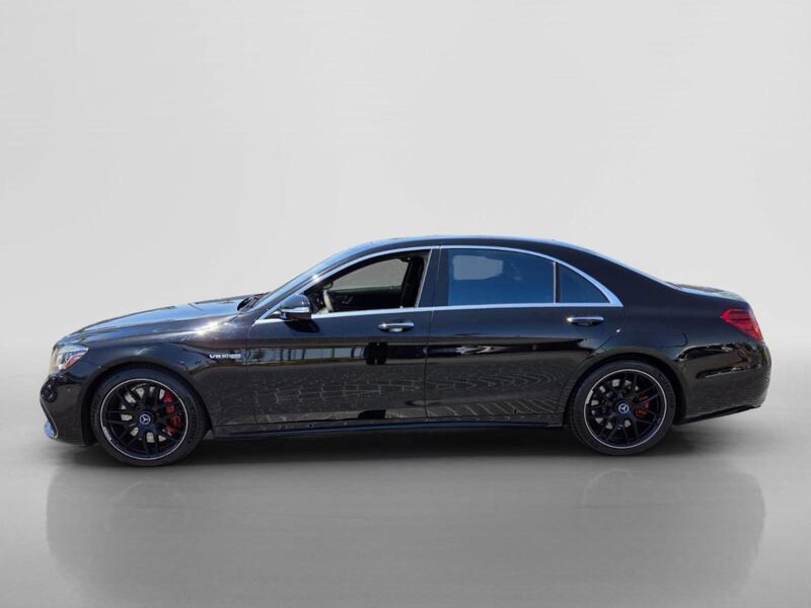 Used 2019 Mercedes-Benz S 63 AMG S 4MATIC Sedan image 2