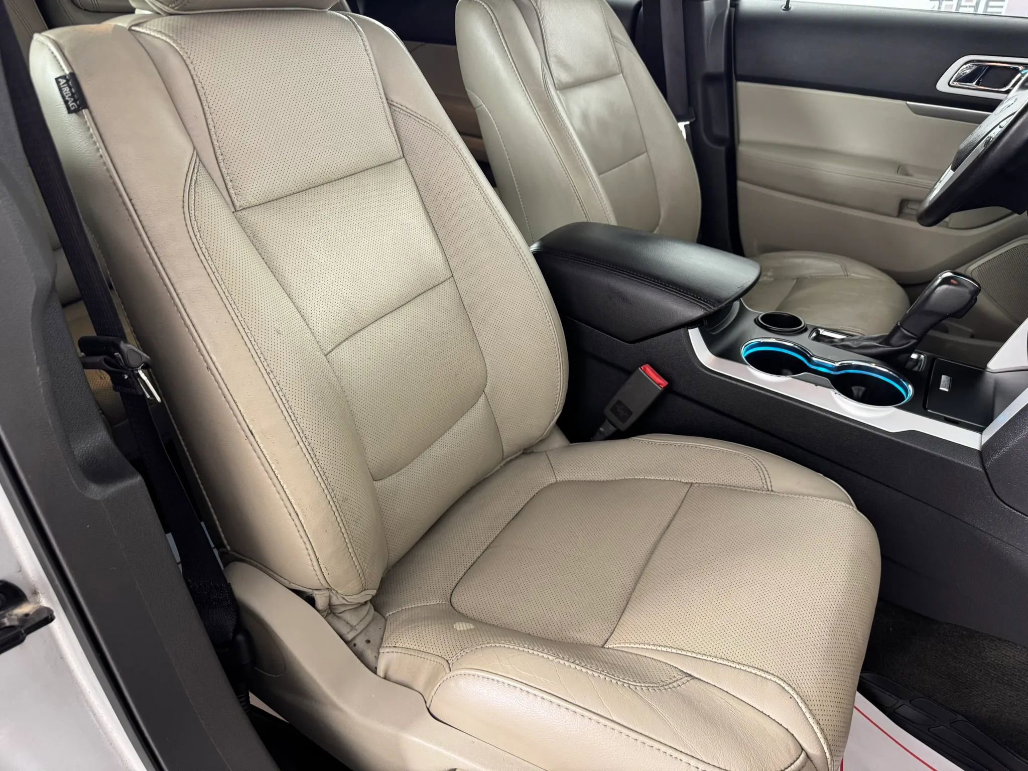 Used 2014 Ford Explorer Limited w/ Equipment Group 302A FWD image 35