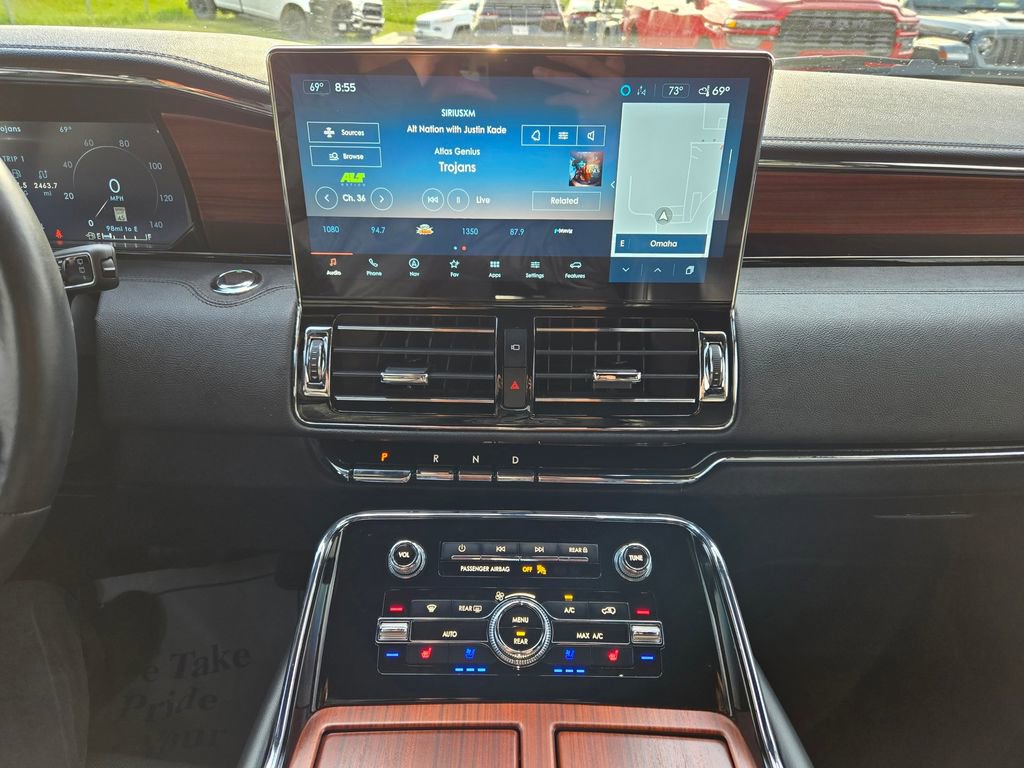 Used 2024 Lincoln Navigator L Reserve AWD/4WD image 18